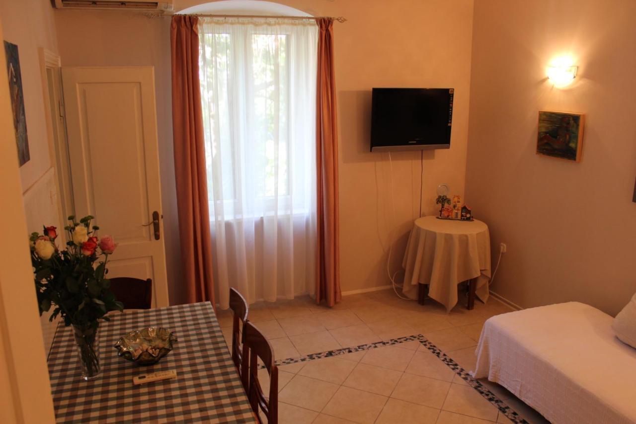 Adagio Theatre Apartment Split Exterior foto