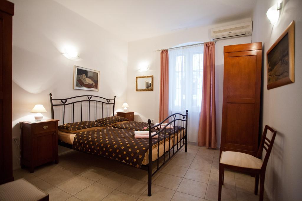 Adagio Theatre Apartment Split Habitación foto